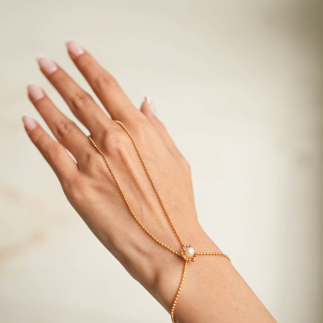 Pearlisse Handchain